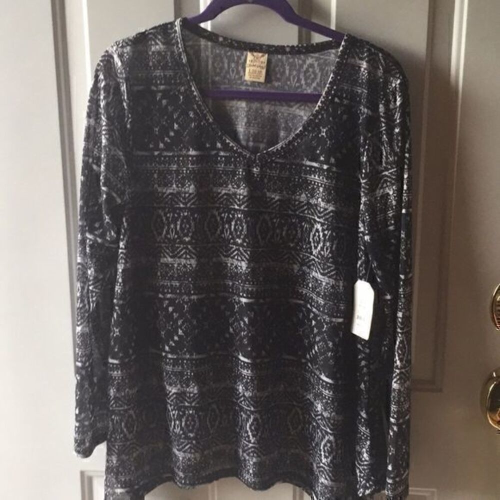 𝅺NWT Faded Glory black/grey top, long sleev…